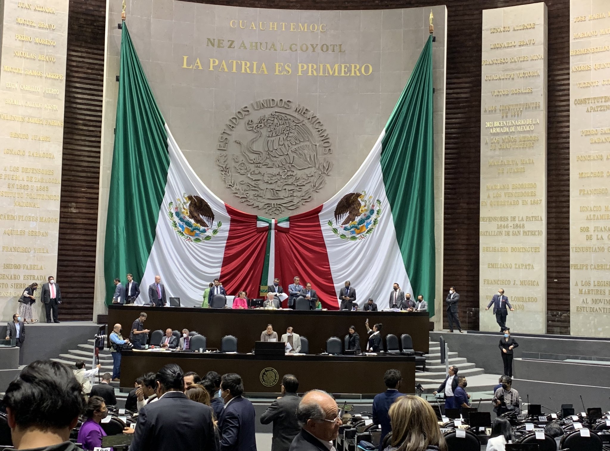 Diputados Avalan Mantener Al Ejército En Las Calles Hasta 2028; Pasa Al ...