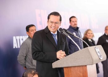 Chepe Guerrero entrega plaza cívica y arcotecho en la primaria “Bicentenario de la Independencia de México”