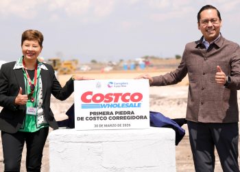 Chepe Guerrero coloca primera piedra del Costco; 100 mdd de inversión para Corregidora