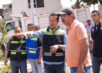 Chepe Guerrero supervisa retiro de arcotecho colapsado por los fuertes vientos y lluvias; anuncia su reconstrucción