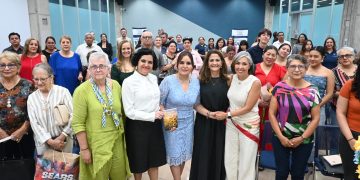 Presentan en el Gómez Morin el libro Cuando la Vida Cambia