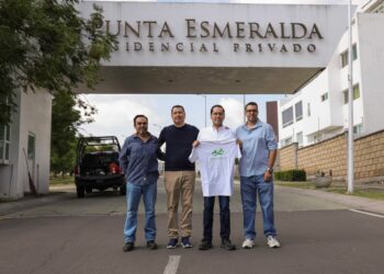Chepe Guerrero encabeza jornada de limpieza en el fraccionamiento Punta Esmeralda