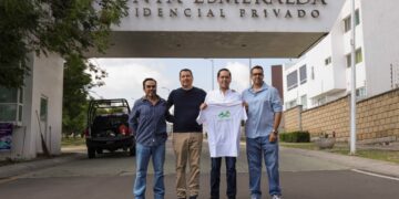 Chepe Guerrero encabeza jornada de limpieza en el fraccionamiento Punta Esmeralda