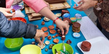 Corregidora fomenta las tradiciones mexicanas con taller de alfeñiques